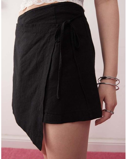 Monki Skort Van Linnenmix Met Overslag En Strikdetail in het Pink