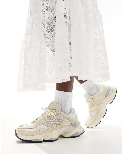 9060 di New Balance in White