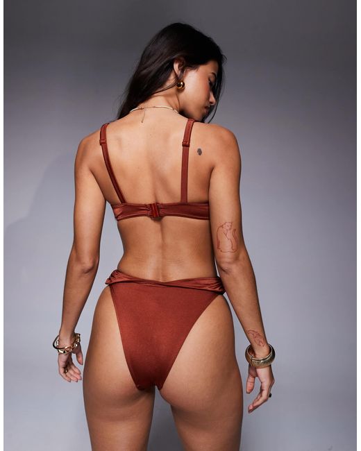 Simone - haut ASOS en coloris Brown