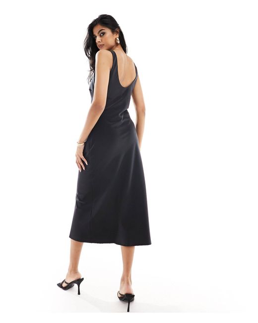 Pretty Lavish Black – midi-trägerkleid aus satin