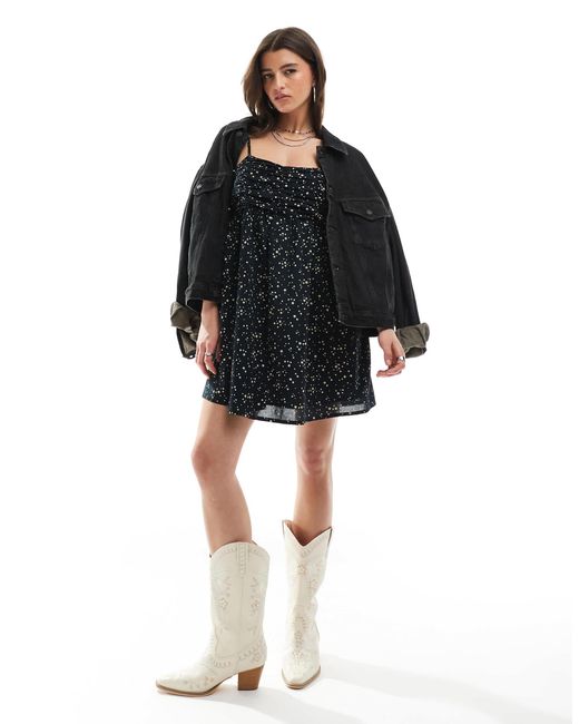 Stradivarius Black Stradivairus – str – schwingendes trägerkleid mit blumenmuster