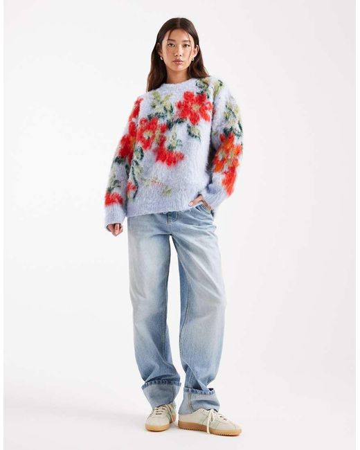 Maglione Girocollo Oversize Con Motivo A Fiori Sfocati di ASOS in White