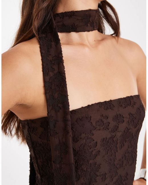 Robe courte en dentelle avec foulard - chocolat Miss Selfridge en coloris Red