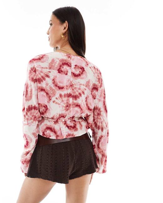 Stradivarius Cropped Overhemd Met Strik in het Red