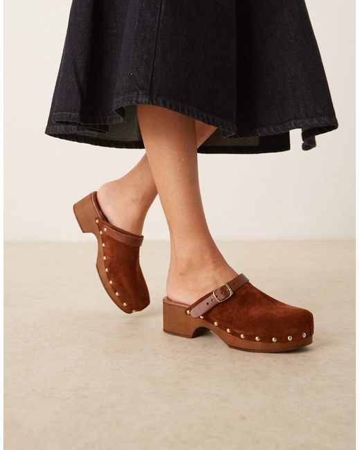 ASOS Black – miles – mit nieten besetzte wildleder-clogs