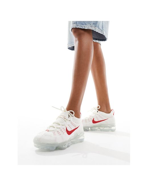 Air vapormax 2023 nn flyknit - sneakers vela e rosso di Nike in White