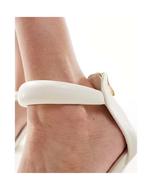 Take over - sandales à lanières effet bombé - crème Public Desire en coloris White