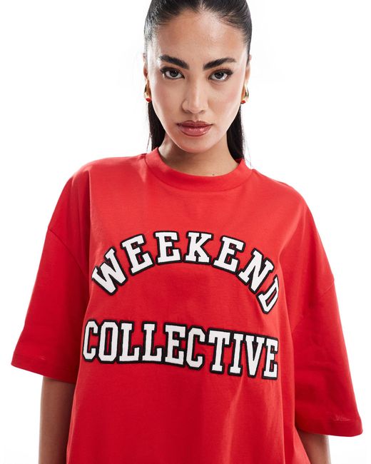 Asos design weekend collective - t-shirt oversize rossa con logo college di ASOS in Red