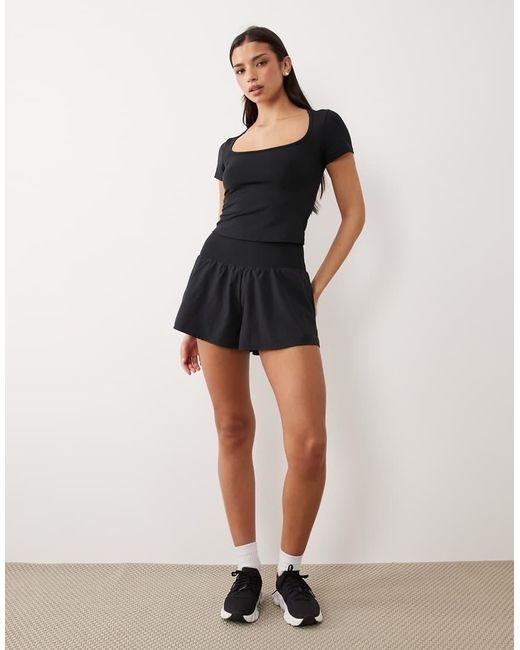 4505 Black Active Scoop Neck Short Sleeve Top