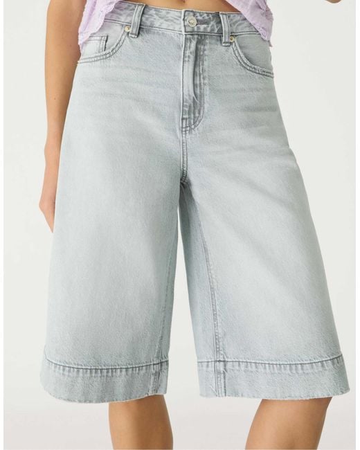 Bermuda en jean - bleu surteint Stradivarius en coloris Gray