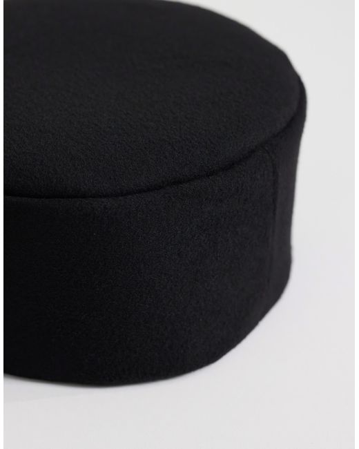 ASOS Black – pillbox – hut