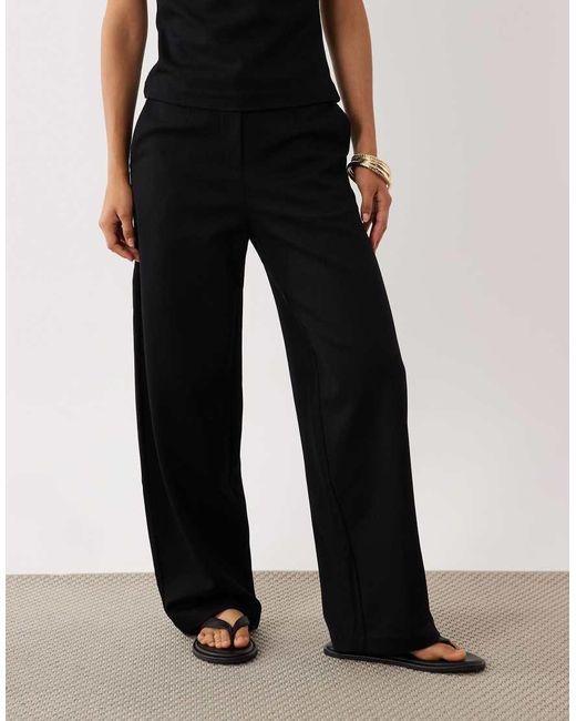 Miro di Mango in Black