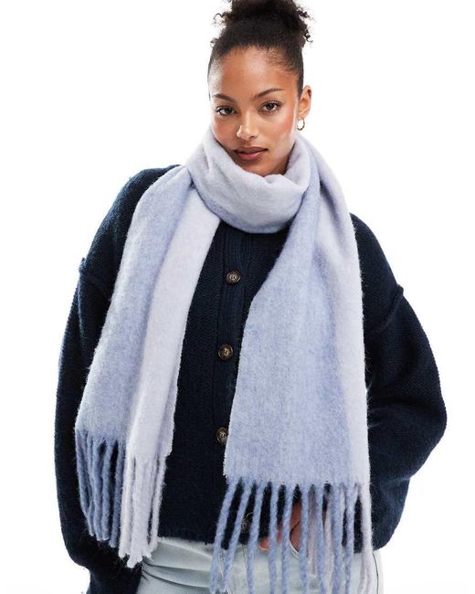 Bufanda Con Diseño De Dos Tonos Y Flecos De Punto De Mezcla De Lana De ASOS de color Blue