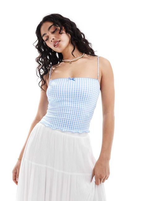 Top A Canottiera Con Spalline Sottili E Scollo Dritto A Quadretti di Bershka in Blue