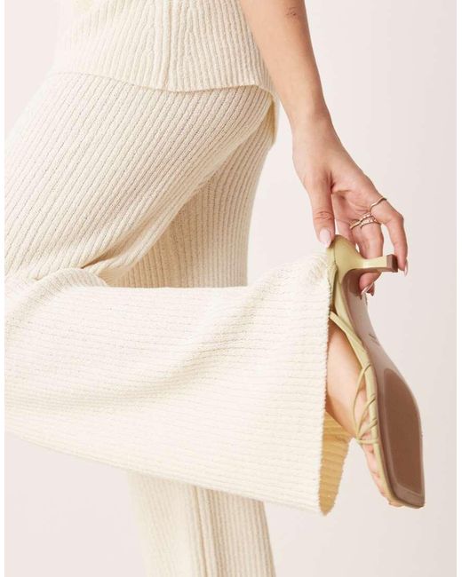Pantalones De Pernera Ancha De Punto De Hilo Flameado De (Parte De Un Conjunto)-Blanco ASOS de color Natural
