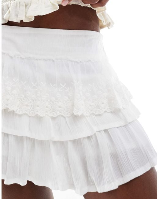 Pull&Bear White – rüschen-minirock