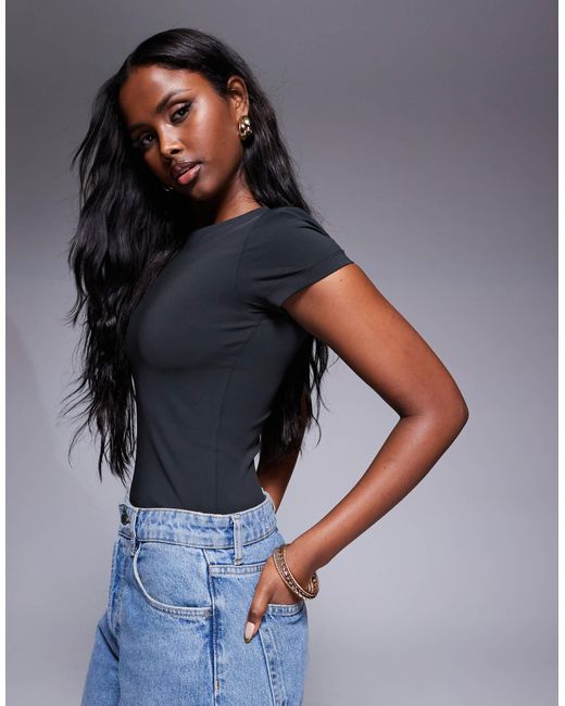 ASOS Blue – kurzärmliger, modellierender und hochgeschlossener body aus hochwertigem material