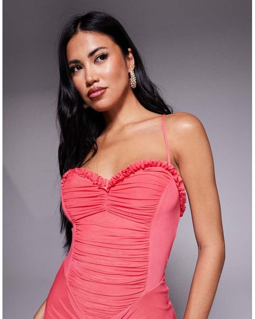 Vestido Largo Con Bajo Asimétrico Y Volantes De Malla De -Rosa AFRM de color Red