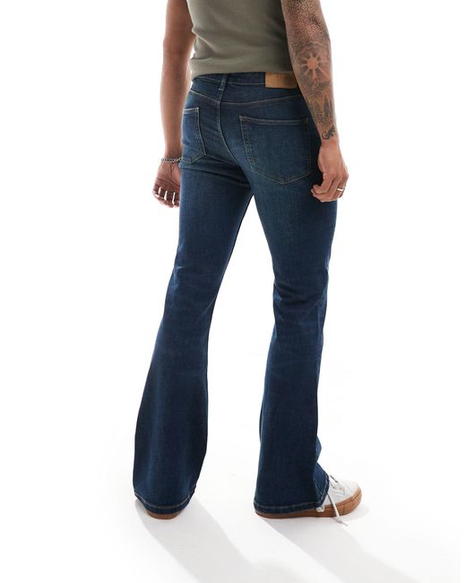 Jeans a zampa lavaggio scuro di ASOS in Blue da Uomo