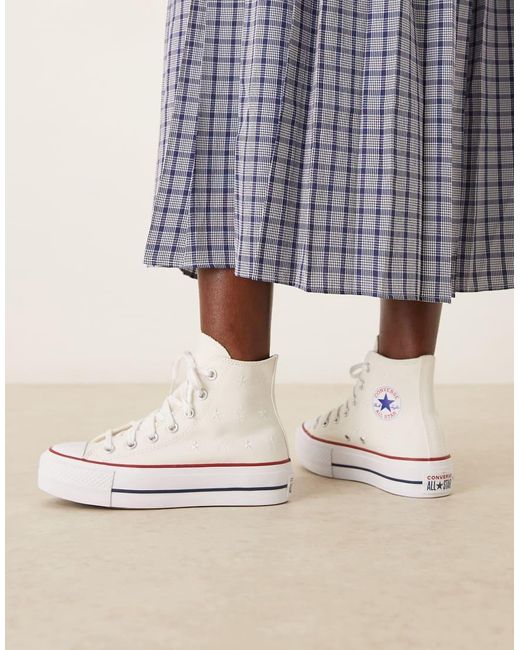 Zapatillas De Deporte Hueso Con Estrellas Bordadas Y Plataforma Chuck Taylor All Star Hi Lift De Converse de color White
