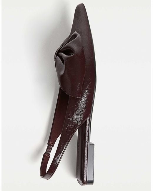 Chaussures plates avec nœud et bride arrière - bordeaux Stradivarius en coloris Red
