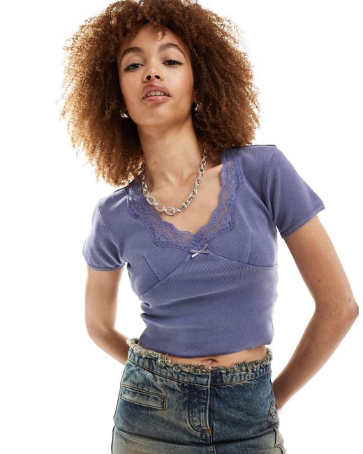 T-shirt court avec détails en dentelle - violet-pas Reclaimed (vintage) en coloris Blue
