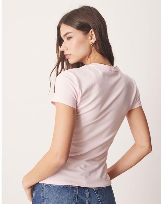 Abercrombie & Fitch Natural – knapp geschnittenes, zum einstecken geeignetes t-shirt