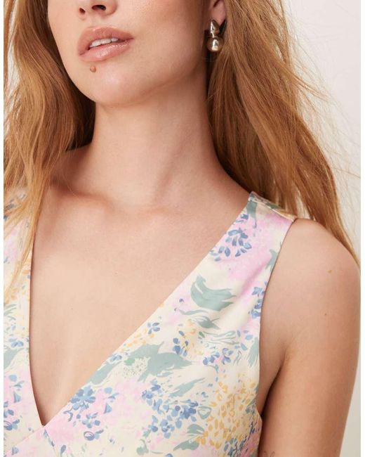 Vestido Largo Con Estampado Floral Y Cuello De Pico De Satén De Y.A.S de color Natural