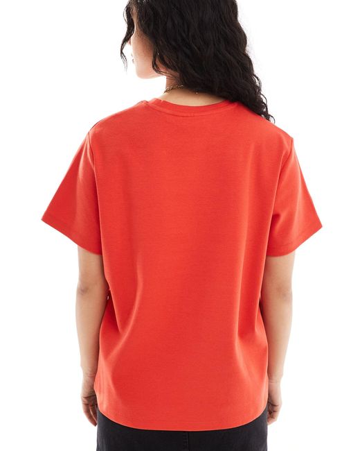 T-shirt pesante vestibilità classica rossa a coste di ASOS in Red