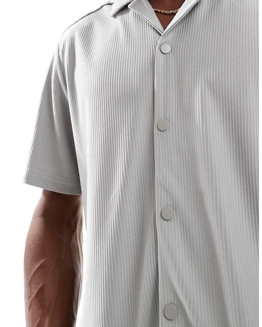 Camisa Gris Plisada Con Cuello De Solapas De (Parte De Un Conjunto) Only & Sons de hombre de color Gray