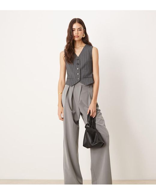 Pantalones De Sastre Grises De Pernera Ancha Con Pinzas De Tall ASOS de color Gray