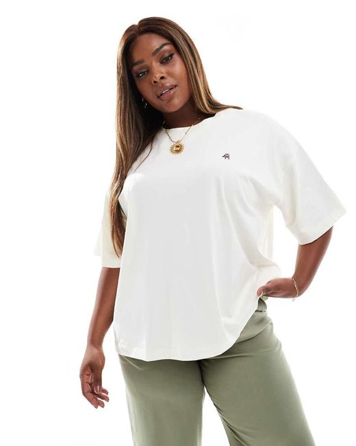 T-Shirt Oversize Crema Con Stampa Di Parigi Sul Retro di 4th & Reckless in White