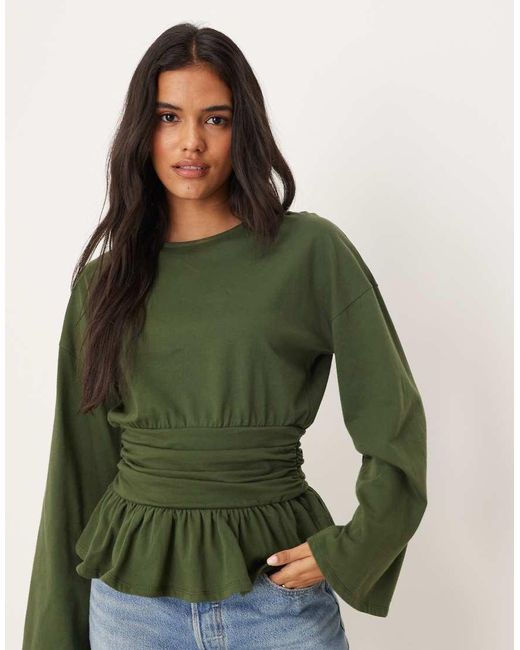 Camiseta Caqui Extragrande De Manga Larga Con Cintura Entallada Y Sobrefalda En El Bajo De -Sin Color ASOS de color Green