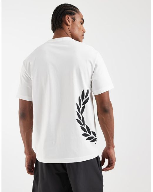 Fred Perry White Textured Laural Wreath Logo T-Shirt for men