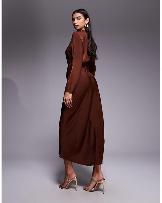 ASOS Brown – langärmliges, hochgeschlossenes midikleid mit plissiertem oberteil