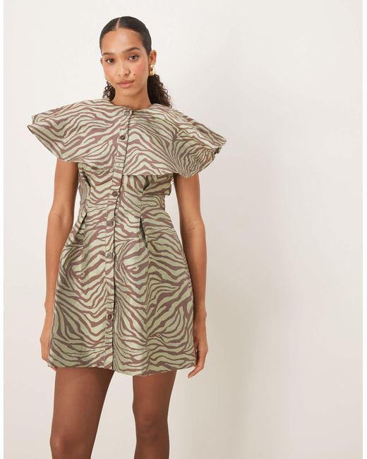 Robe courte boutonnée en jacquard - kaki à zébrures Ghospell en coloris Natural