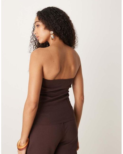 Top A Fascia di ASOS in Brown