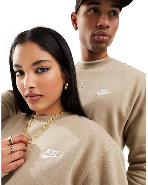 Nike sweatshirt with gold necklace sale