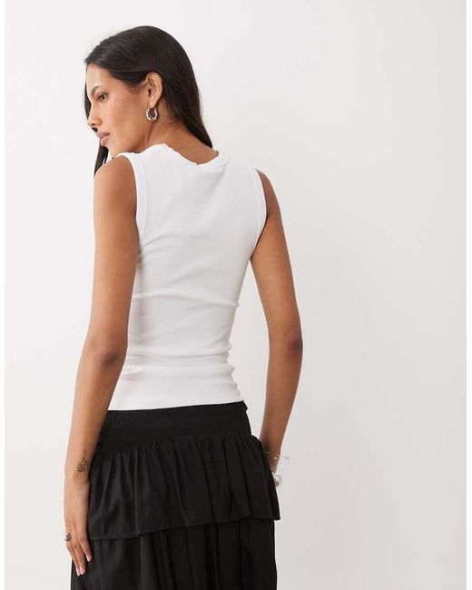 New Look White V-neck Tank Top