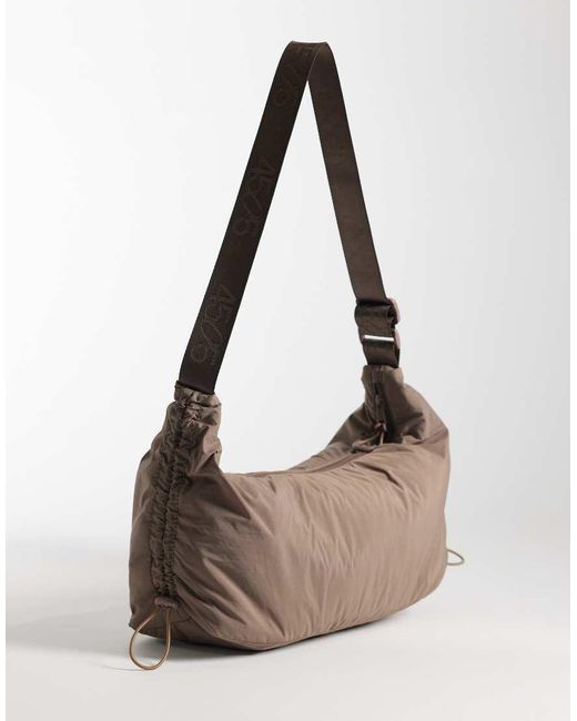 Studio di 4505 in Brown