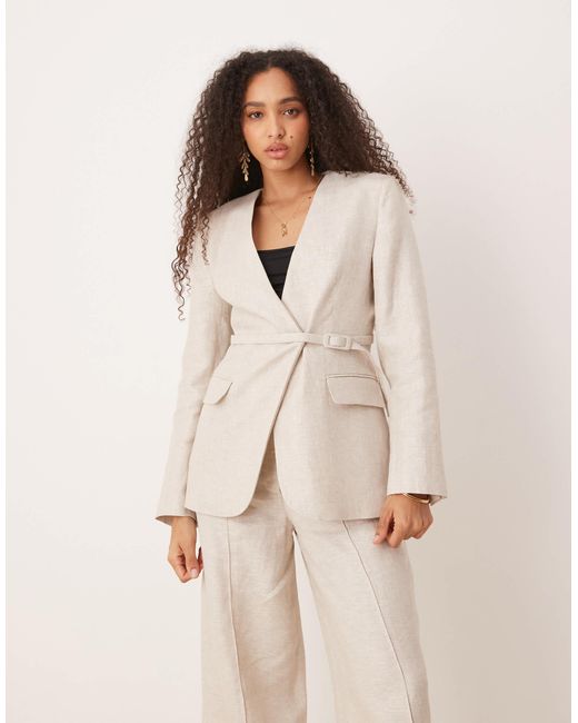 Blazer en lin d'ensemble à col v et taille cintrée avec ceinture - grège Mango en coloris Natural