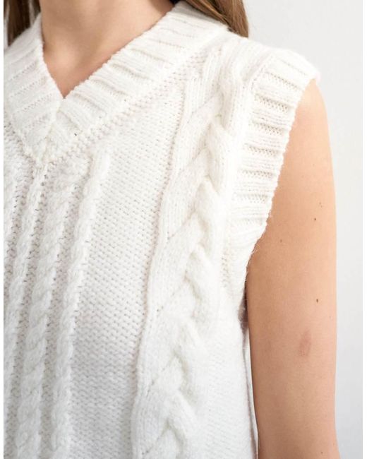 TOPSHOP White Knit Cable V Neck Vest