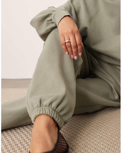 Joggers Con Bajos Ajustados De Tejido Grueso Premium De ARRANGE de color Natural