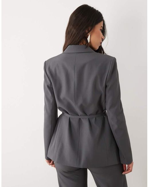 Kaiia Gray Exclusive 90s Cinched Waist Oversized Blazer