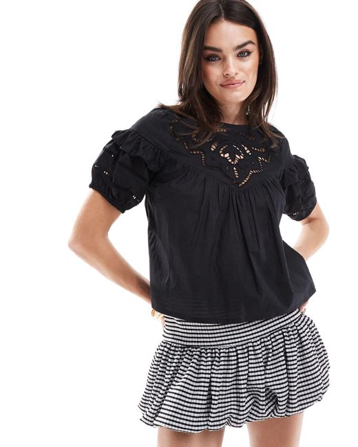 Blusa negra estilo victoriano con patrón calado Miss Selfridge de color Black