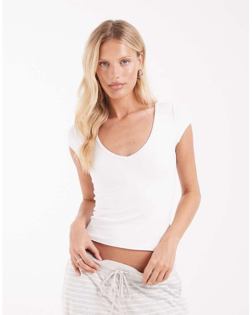 Hollister White Scoop Neck Baby Tee