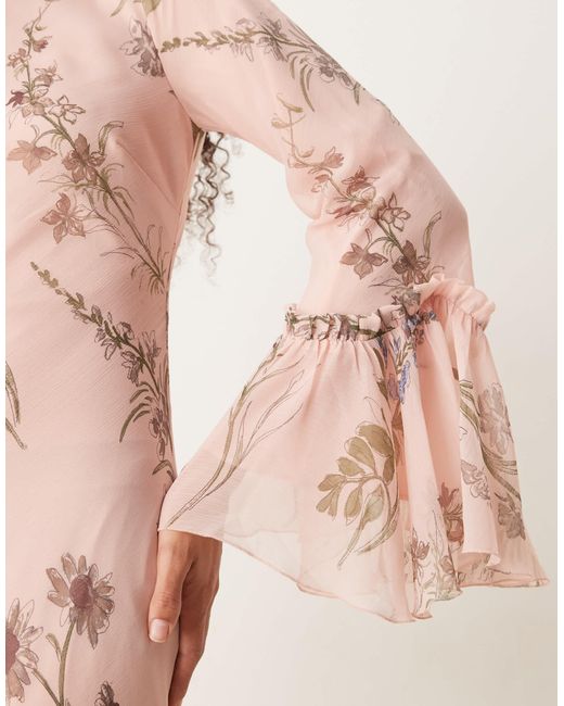ASOS Pink – gestuftes, langärmliges chiffon-maxikleid mit rüschen und blumenmuster