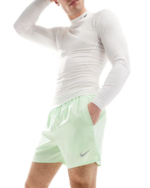 Nike – dri-fit challenger – shorts in White für Herren