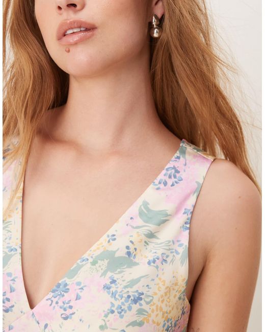 Y.A.S Natural – maxikleid aus satin mit v-ausschnitt und blumenmuster