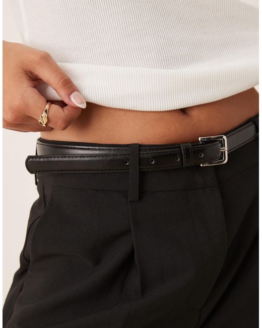 ASOS Natural – elegante, gerade geschnittene hose mit gürtel aus kunstleder